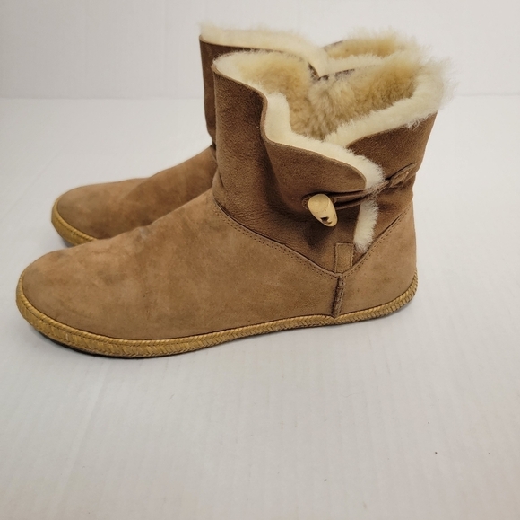 Ugg Garnet Casual Boots Sz 10 Shearling Tan 1007755 - Picture 1 of 8